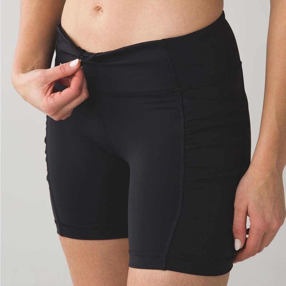 ‼️CLOSET CLOSING FINAL DAYS ‼️
 Lululemon Speed Track Short Black Size 4‎